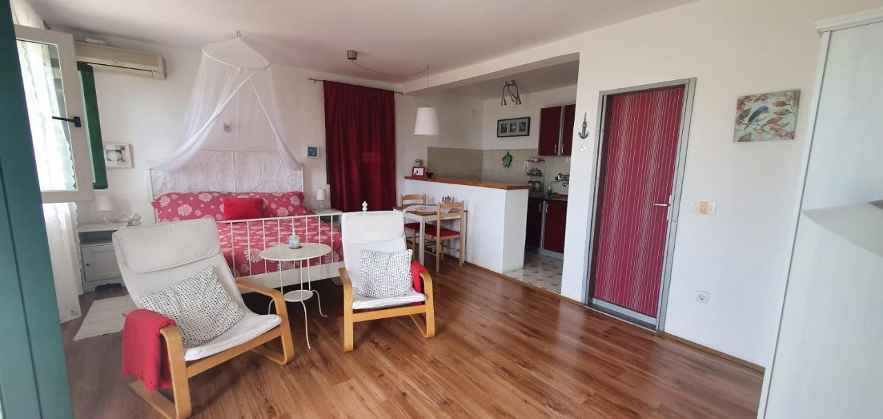 Boutique Home Saltaragazza Petrovac Екстер'єр фото