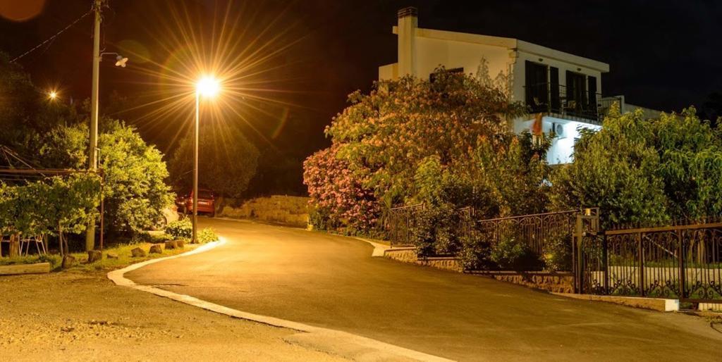 Boutique Home Saltaragazza Petrovac Екстер'єр фото